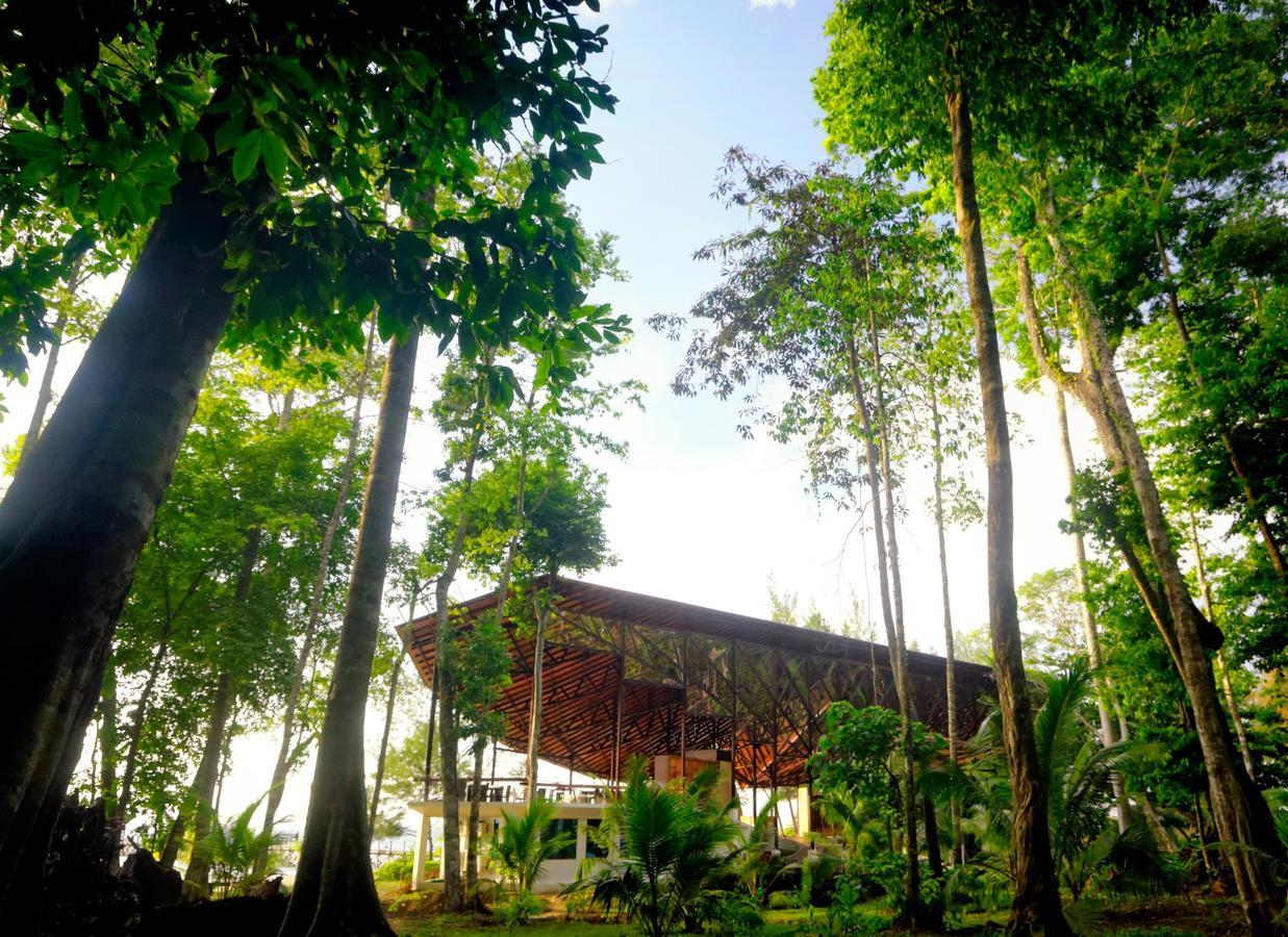 Borneo Eagle Resort Kota Kinabalu Esterno foto